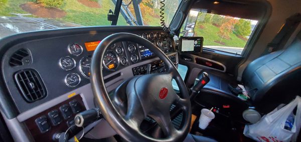 2018 Peterbilt 389 with 2018 Cottrell CX-11HCS 10 Car Carrier - Image 6