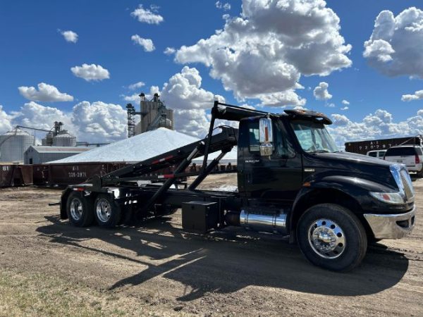 2012 INTERNATIONAL 4300 ROLL OFF TRUCK - Image 4